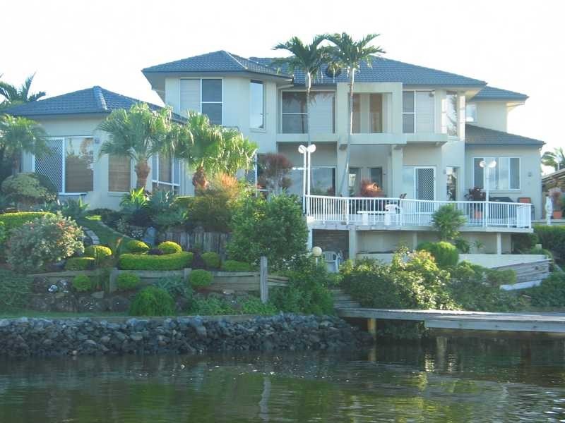 27 Donegal Crescent, Bundall QLD 4217